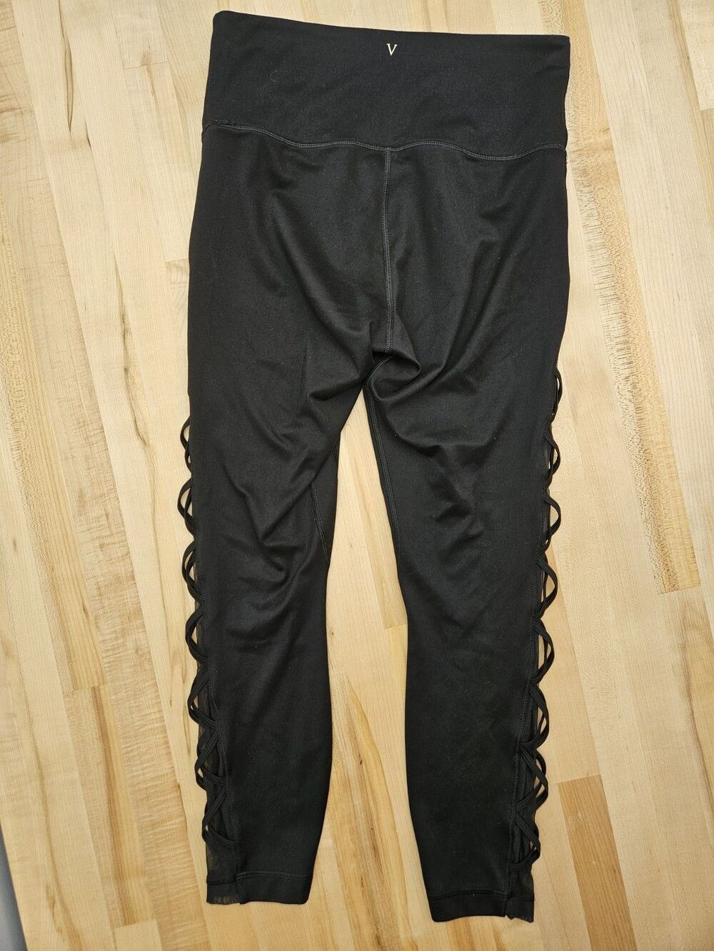 Victoria's Secret Incredible Essential Legging Black Lace Up Details Size 10 170 - Picture 6 of 8